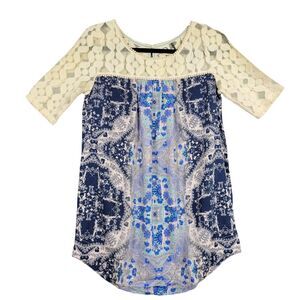 Anthropologie AKEMI + KIN Blue Abstract Lace Yoke Boho Tunic Top SIZE SMALL